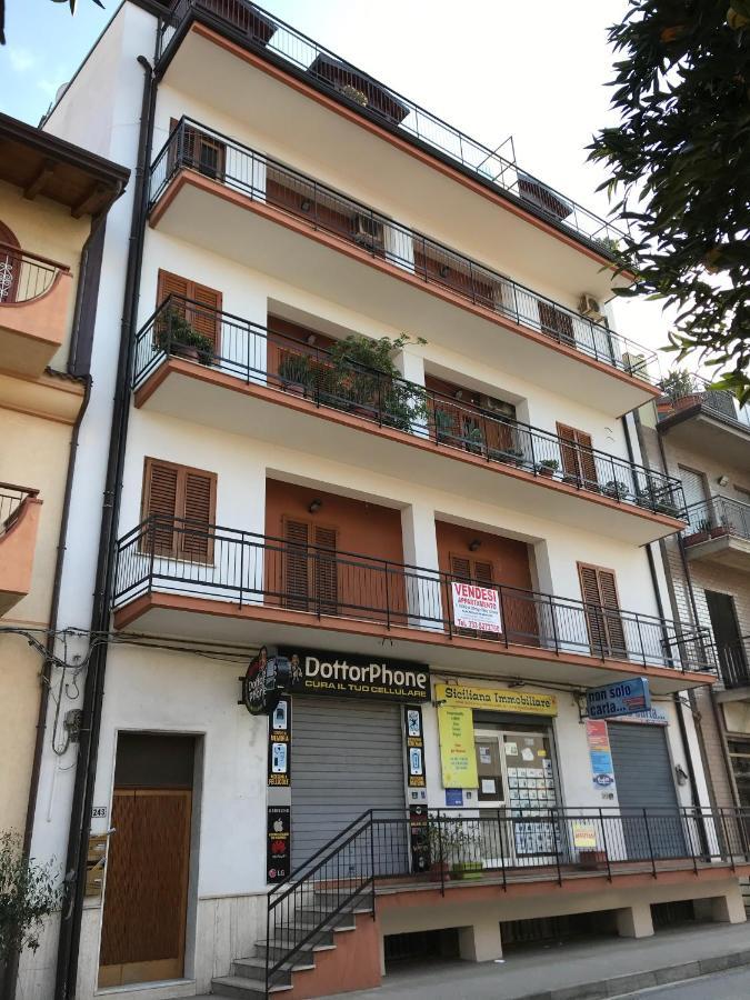 Mansarda In Centro Apartment Capri Leone Luaran gambar